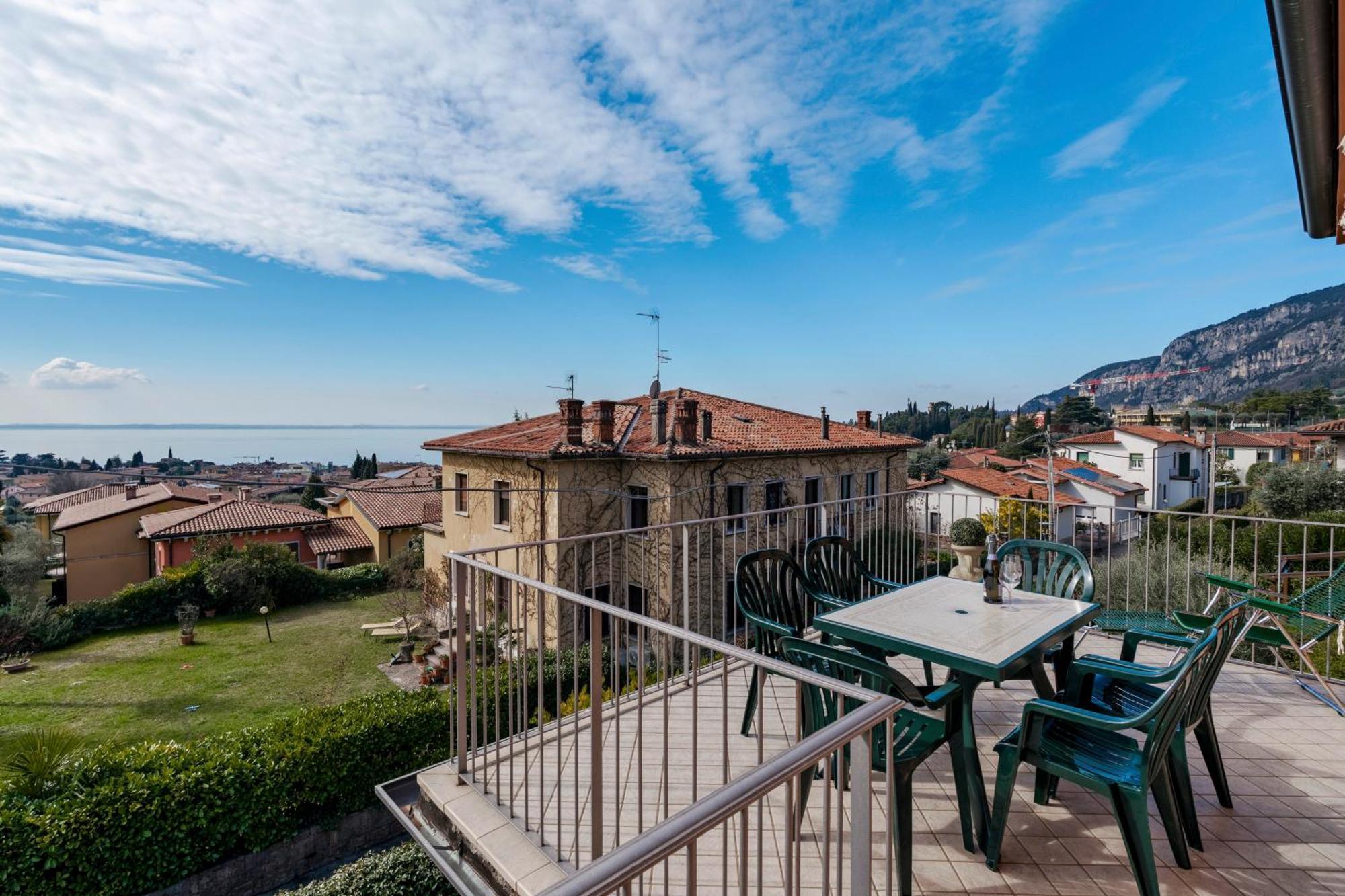 Terrazza Di Garda - Regarda Travel Apartment ภายนอก รูปภาพ